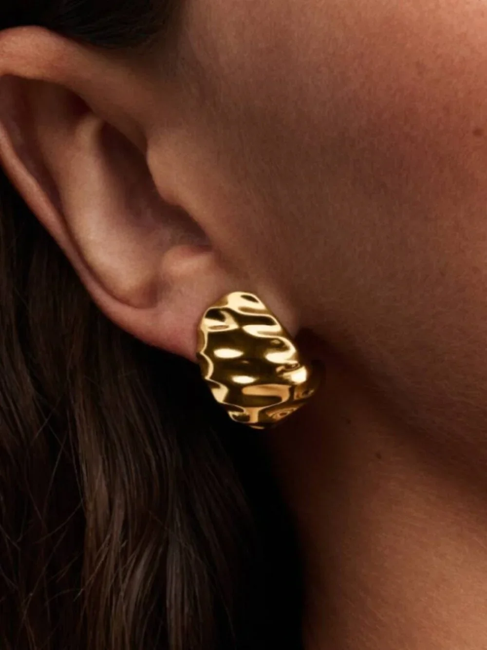 Pandora Rippled Wide Hoop Earrings - Picture 2 of 3